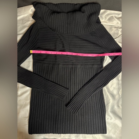 Elegant loose turtle sweater - Picture 7 of 7